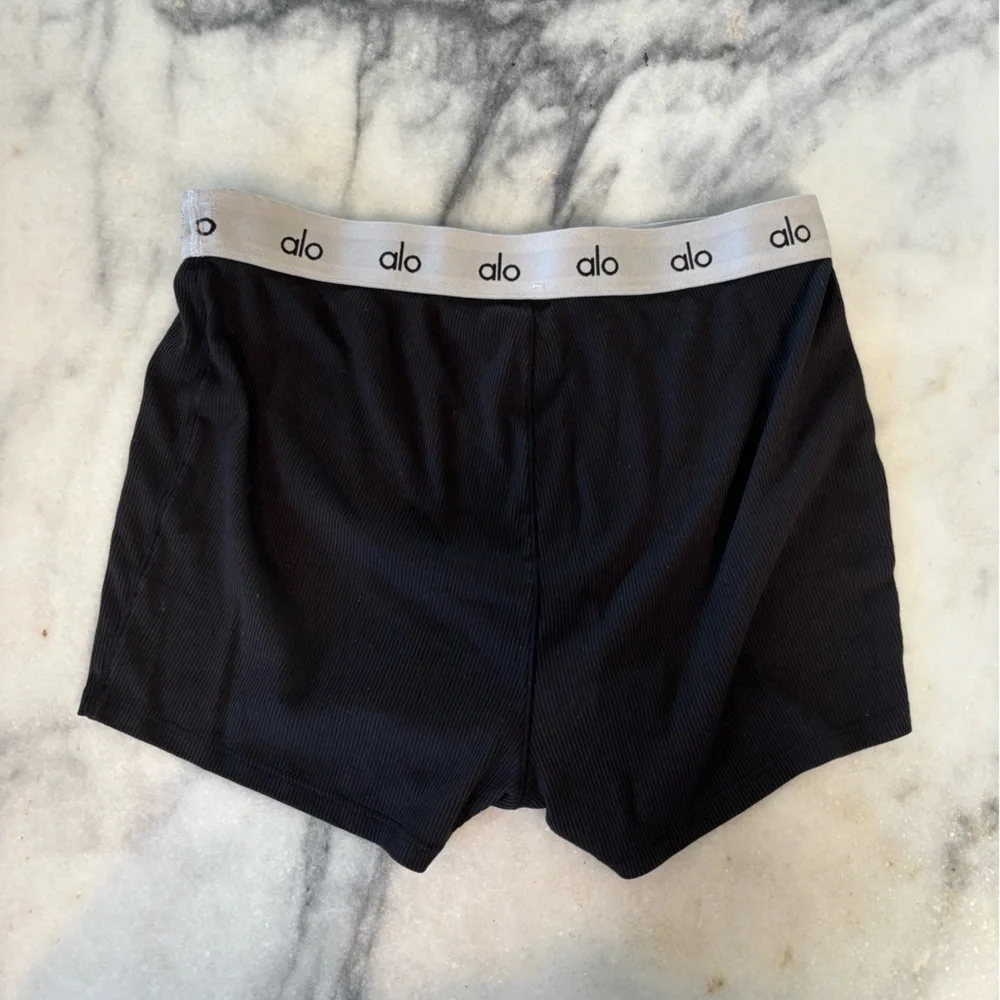 Alo Icon Ribbed Boy Short Sz M - Picture 4 of 7